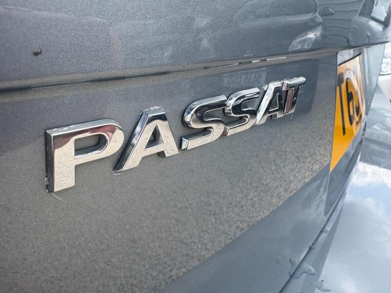 Volkswagen Passat view 7