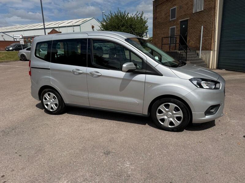 Ford Tourneo Courier view 6