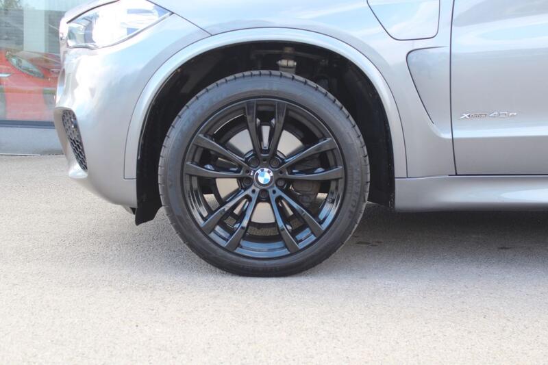 BMW X5 view 4