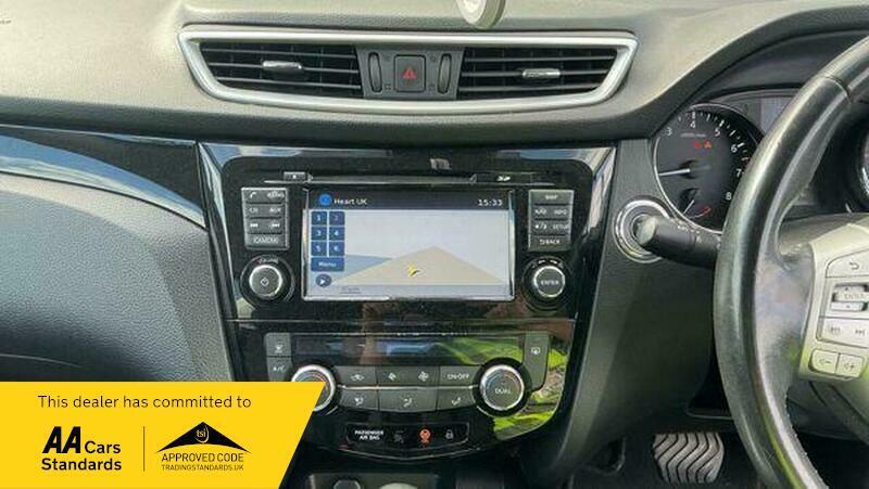 2015 Nissan Qashqai 1.2 DIG-T n-tec+ XTRON 2WD Euro 6 (s/s) 5dr photo 5