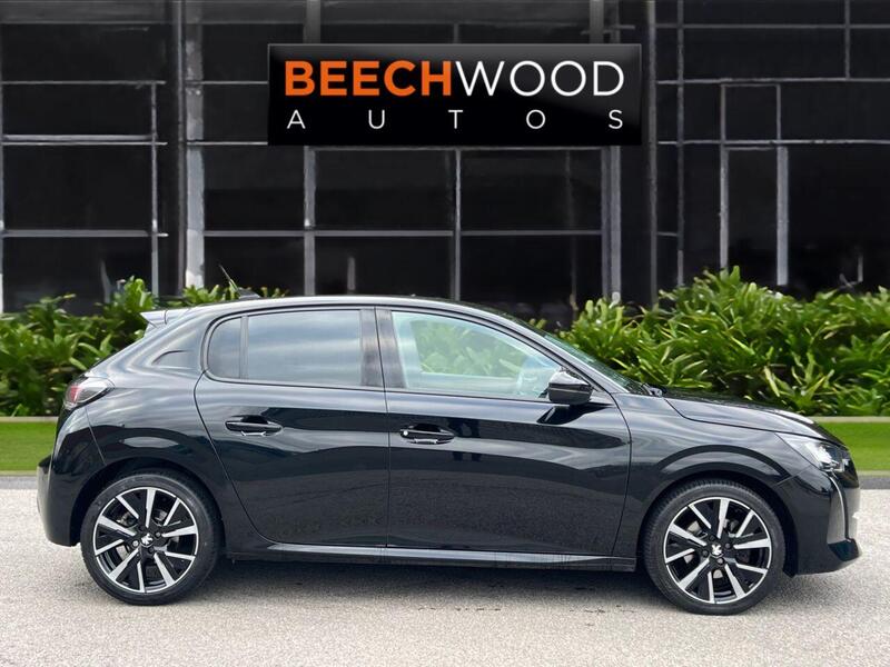 Peugeot 208 view 4