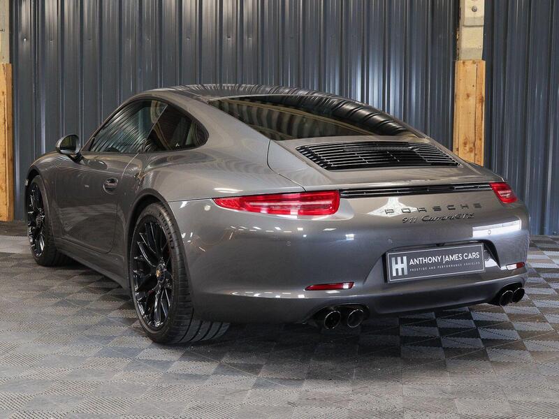 Porsche 911 view 25