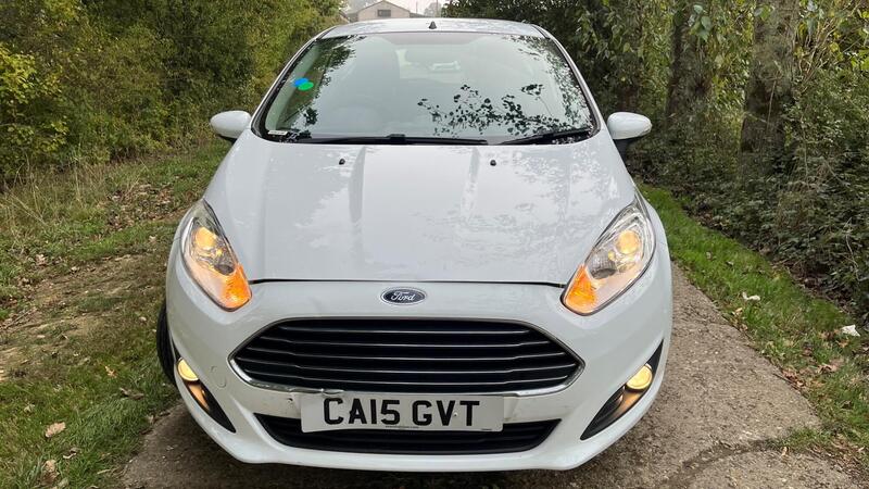 2015 Ford Fiesta — photo 3