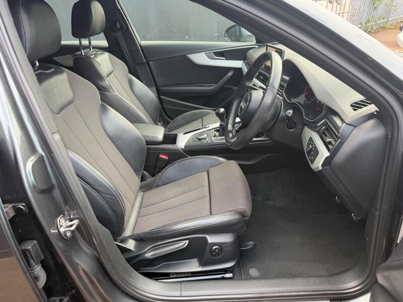 Audi A4 Avant view 6