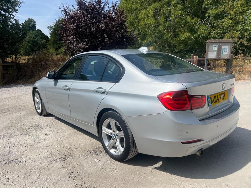 BMW 3 Series view 4