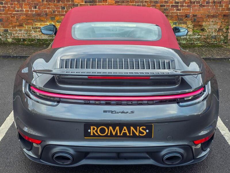 Porsche 911 view 4