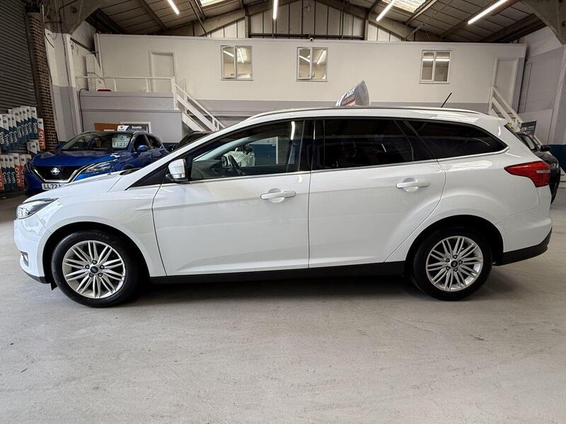 Ford Focus view 5