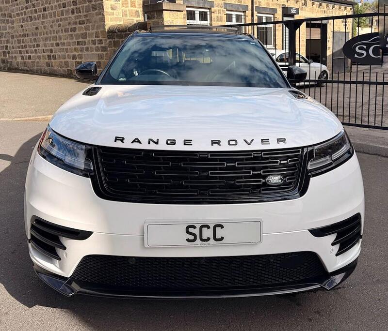 Land Rover Range Rover Velar view 4