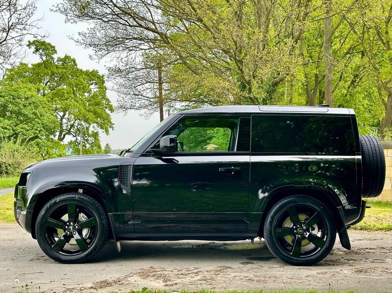Land Rover Defender view 4