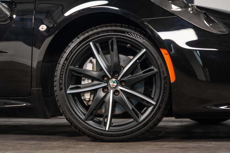 Alfa Romeo 4C view 4