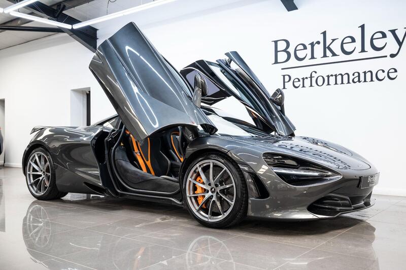 Mclaren 720s view 4