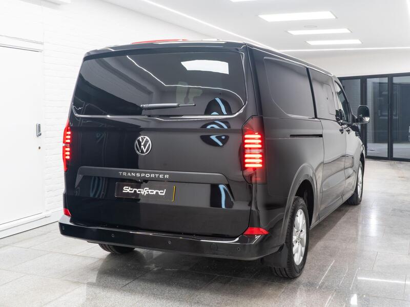 Volkswagen Transporter view 5