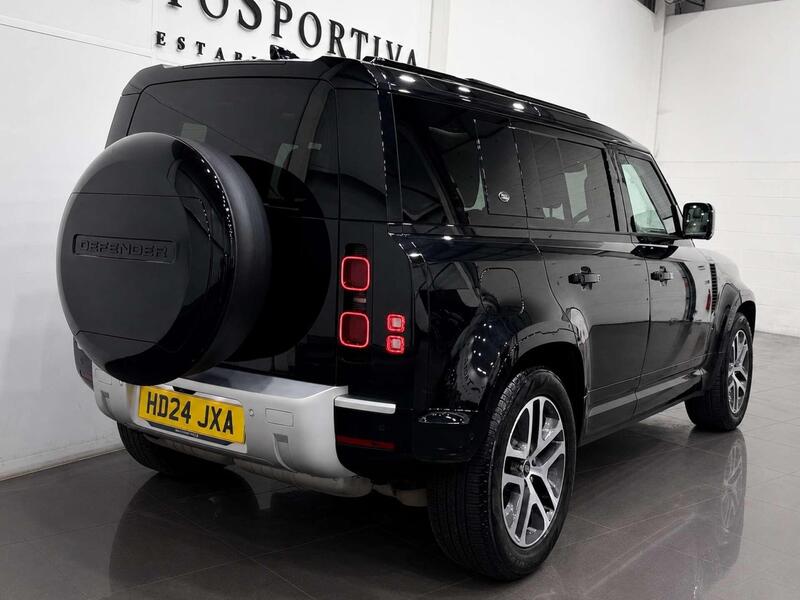 Land Rover Defender view 4