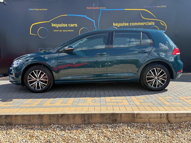 Volkswagen Golf view 2