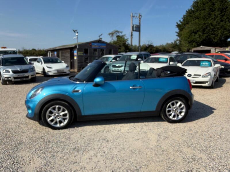 Mini Convertible view 6