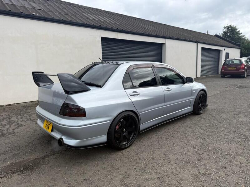 Mitsubishi Lancer view 4