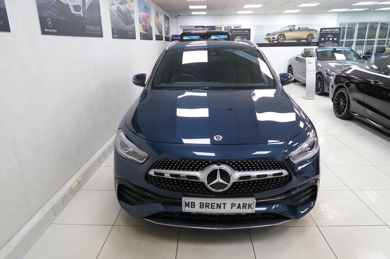 Mercedes-Benz Mercedes-Benz GLA view 2
