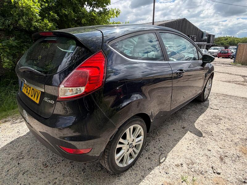 2013 Ford Fiesta — photo 6