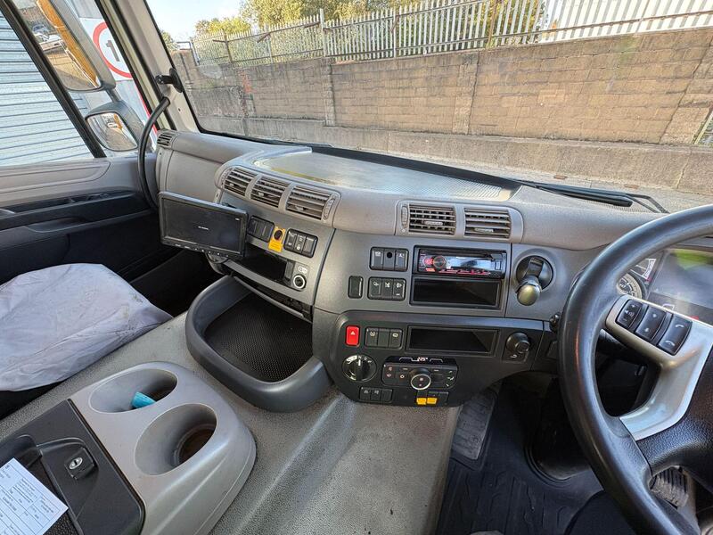 DAF CF230 26T Hot Box Rear Steer (Twin)