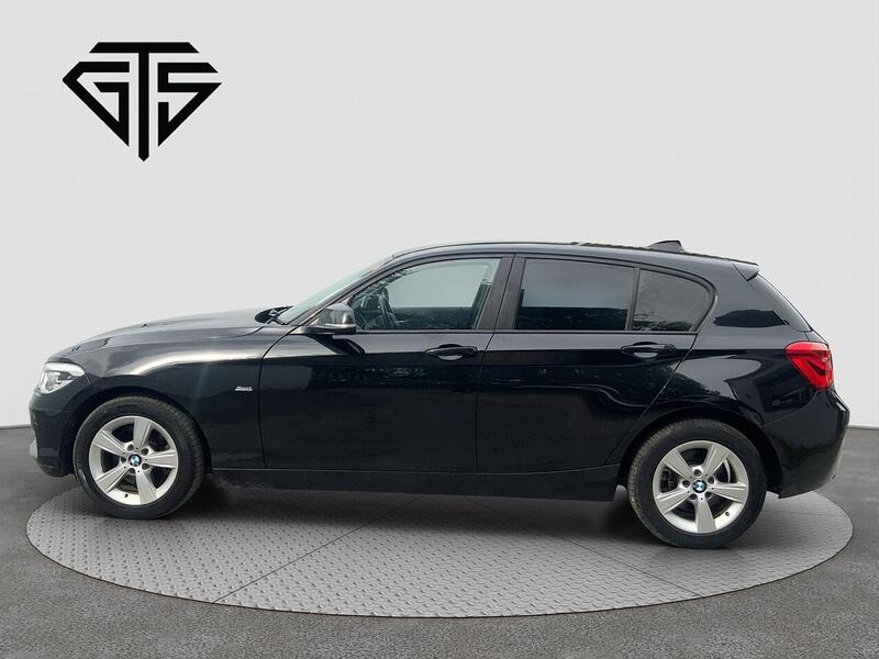 BMW 1 Series view 6