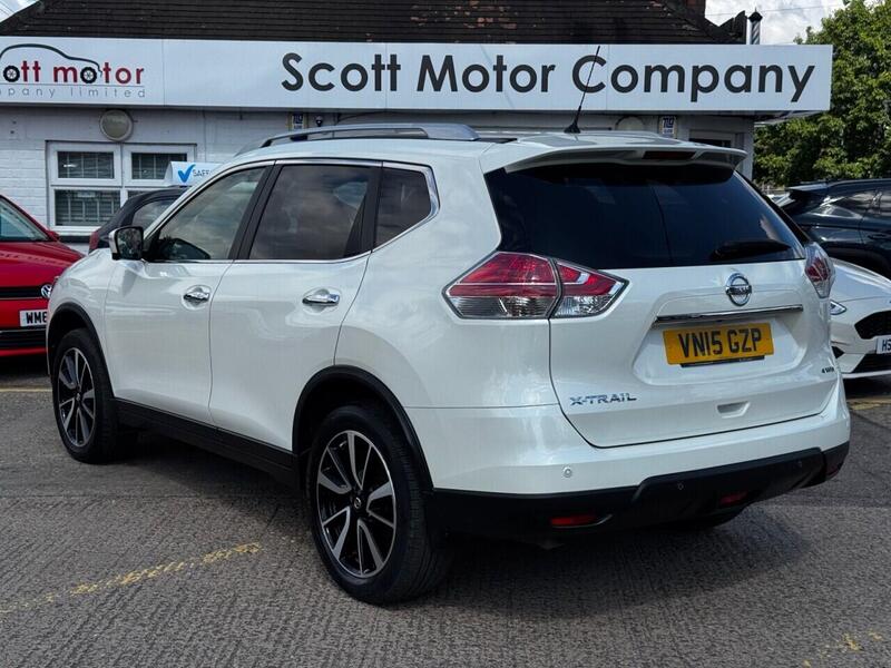 Nissan X-Trail view 2