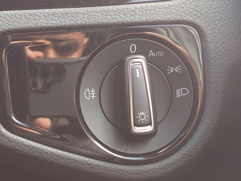 Volkswagen Golf view 25