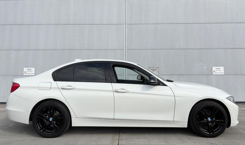 BMW 3 Series view 4