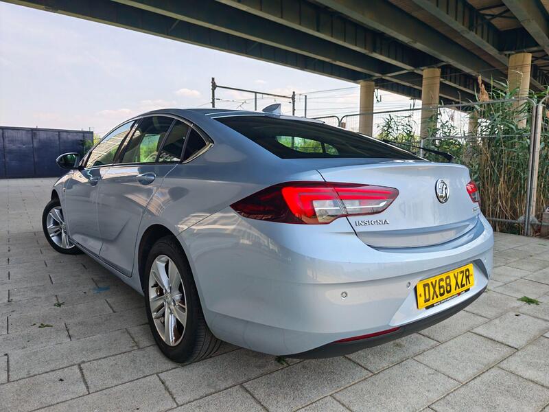 Vauxhall Insignia view 2