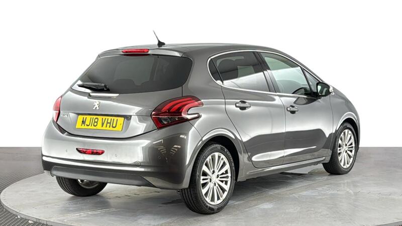 Peugeot 208 view 4