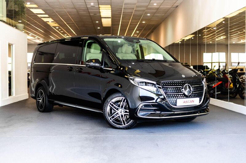 Mercedes-Benz V Class main image