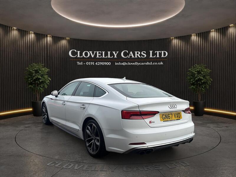 Audi Audi S5 view 4