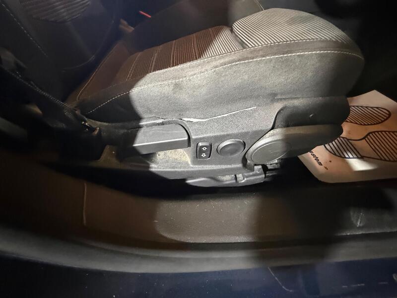 2011 Vauxhall Insignia — photo 27
