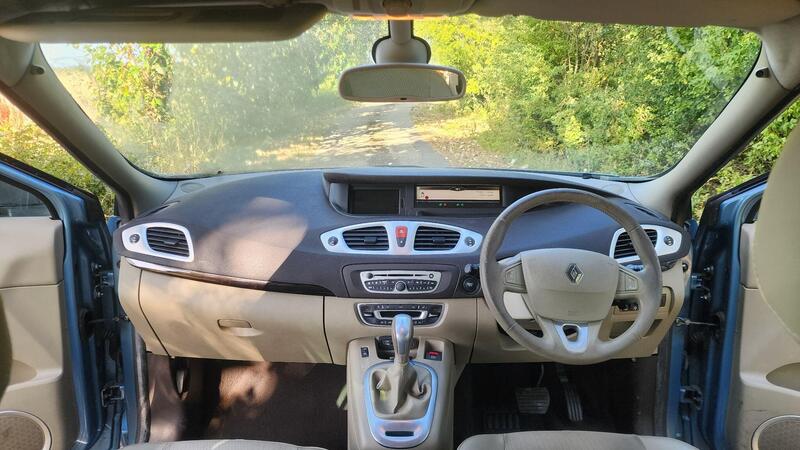 2010 Renault Scenic — photo 25