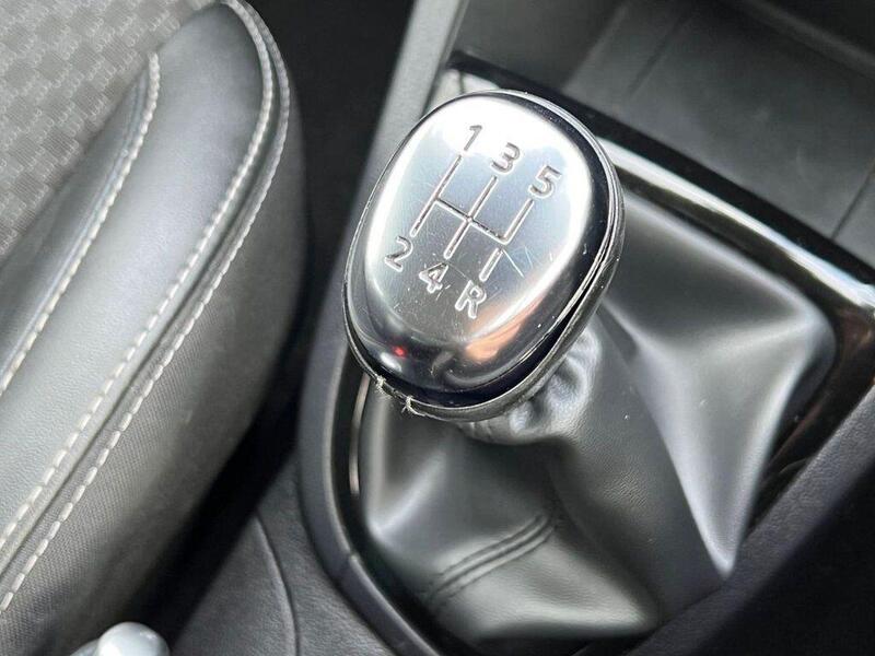Renault Clio view 19