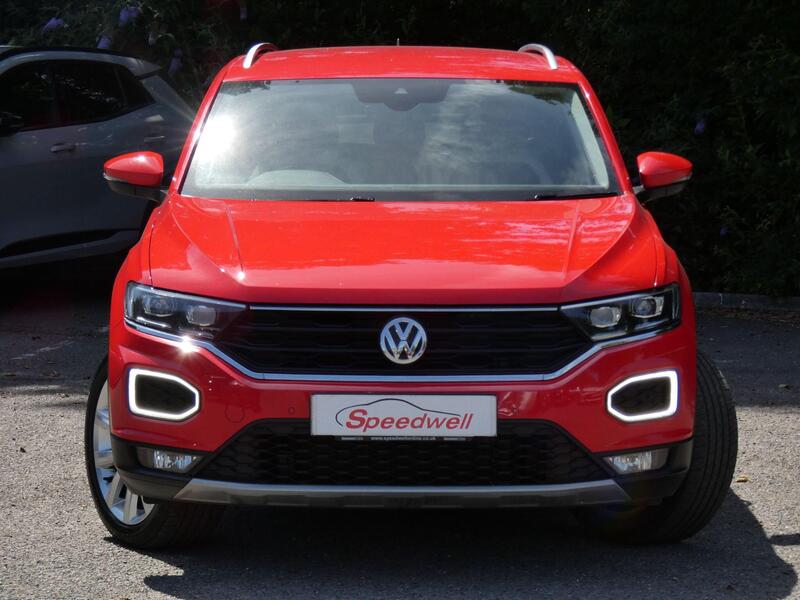 Volkswagen T-Roc view 4