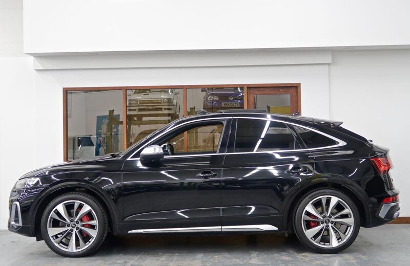 Audi SQ5 view 3