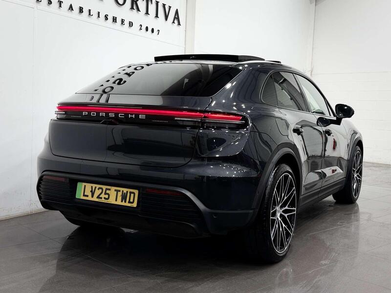Porsche Macan view 6