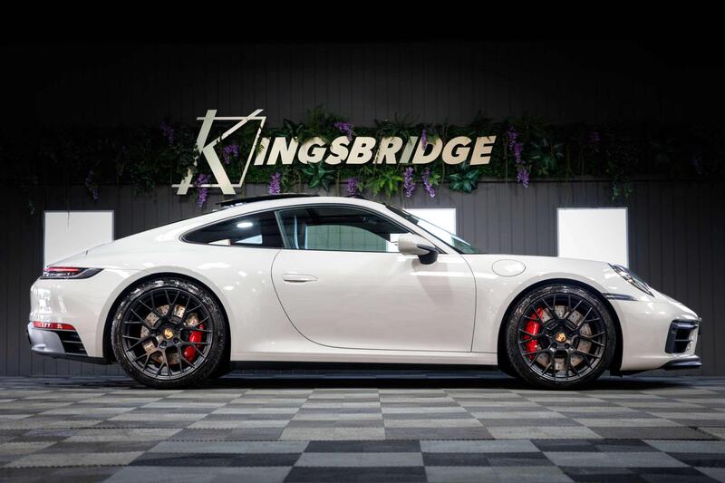 Porsche 911 view 5
