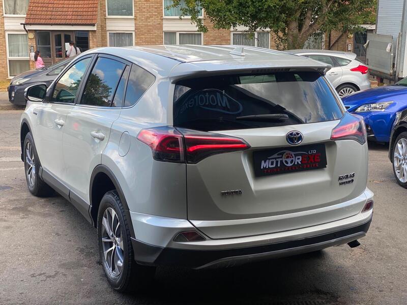 Toyota Rav4 view 6