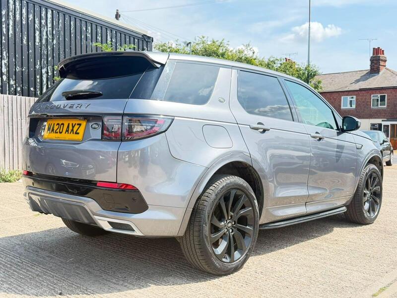 Land Rover Discovery Sport view 3