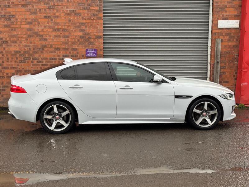 Jaguar Xe view 5