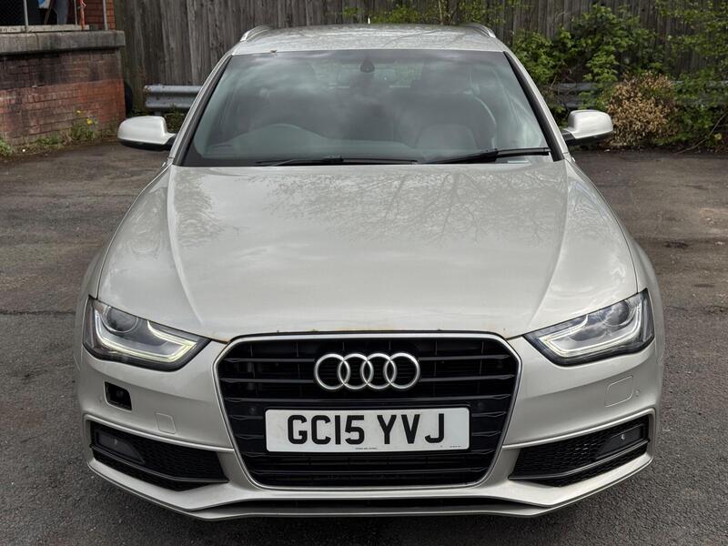 Audi A4 Avant view 3