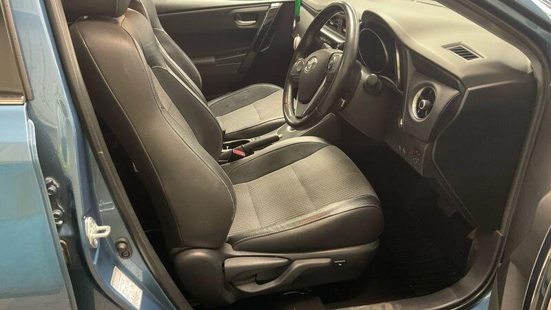 Toyota Auris view 2