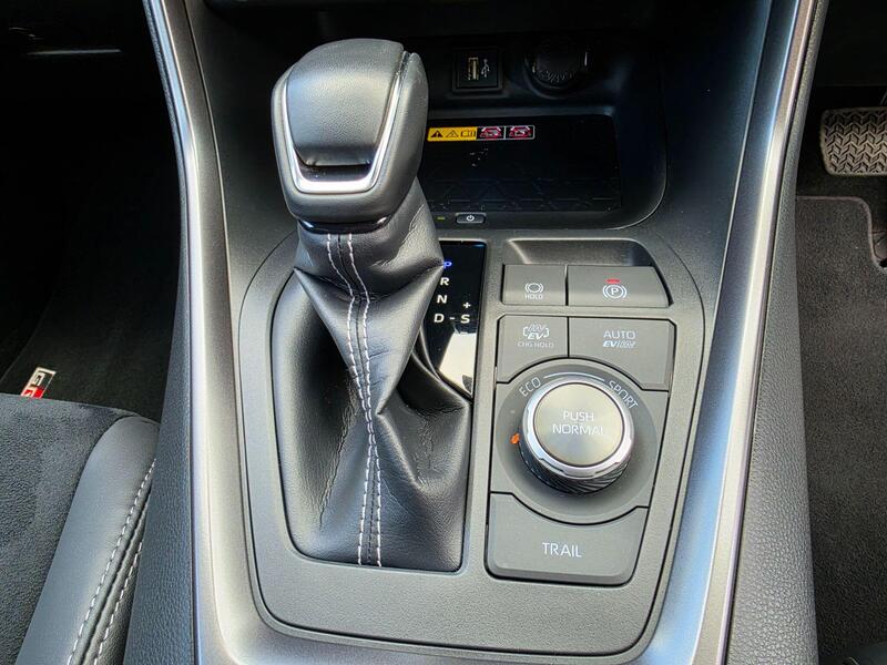 Toyota RAV4 2.5 VVT 18.1kWh GR SPORT CVT 4WD Euro 6 (s/s) 5dr thumbnail 22