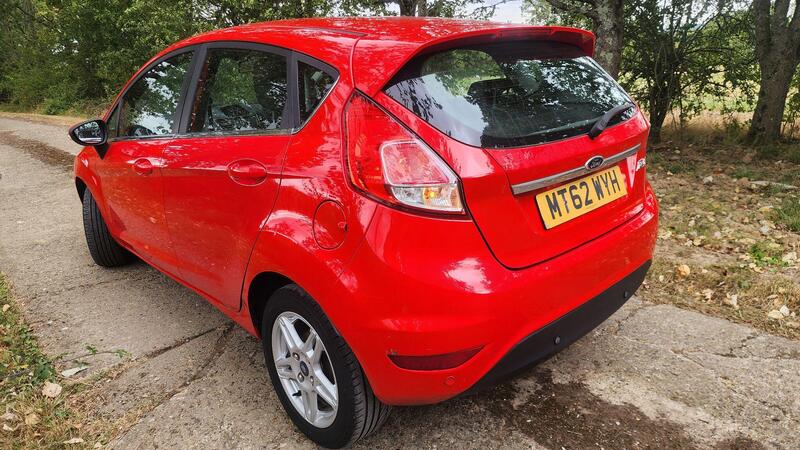 2012 Ford Fiesta — photo 13