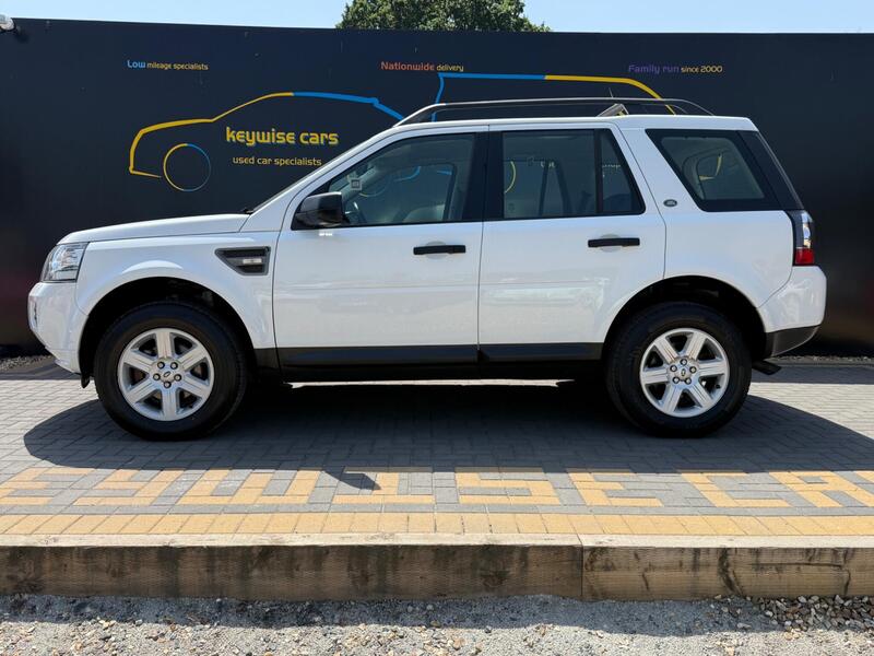 Land Rover Freelander 2 view 2