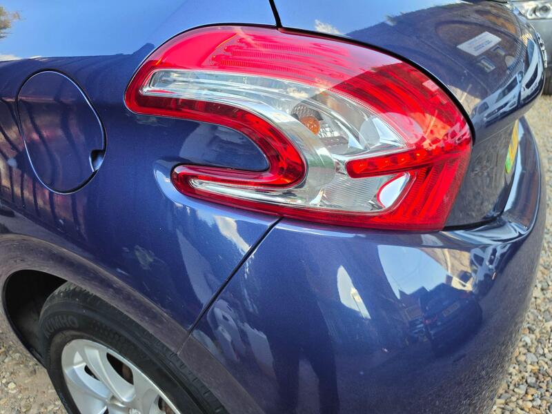 Peugeot 208 1.2 VTi Active Euro 5 3dr thumbnail 9