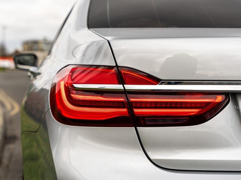 BMW 7 Series view 38