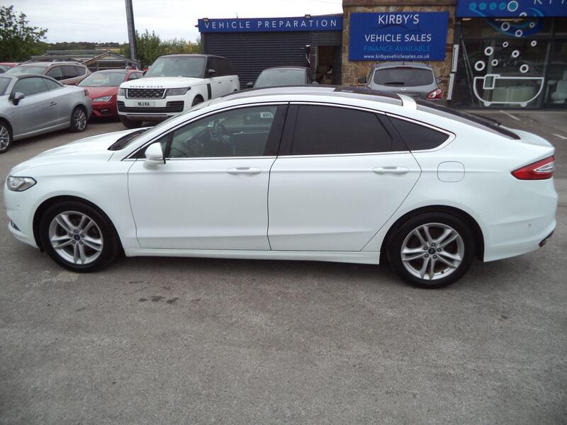 Ford Mondeo view 4