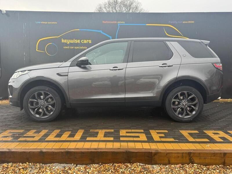 Land Rover Discovery Sport view 2
